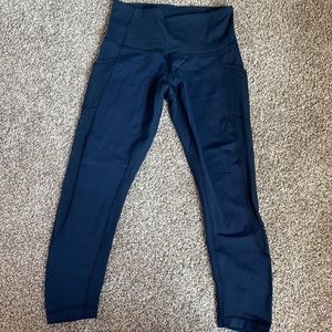 Lululemon Navy Size 6 3/4 Leggings
